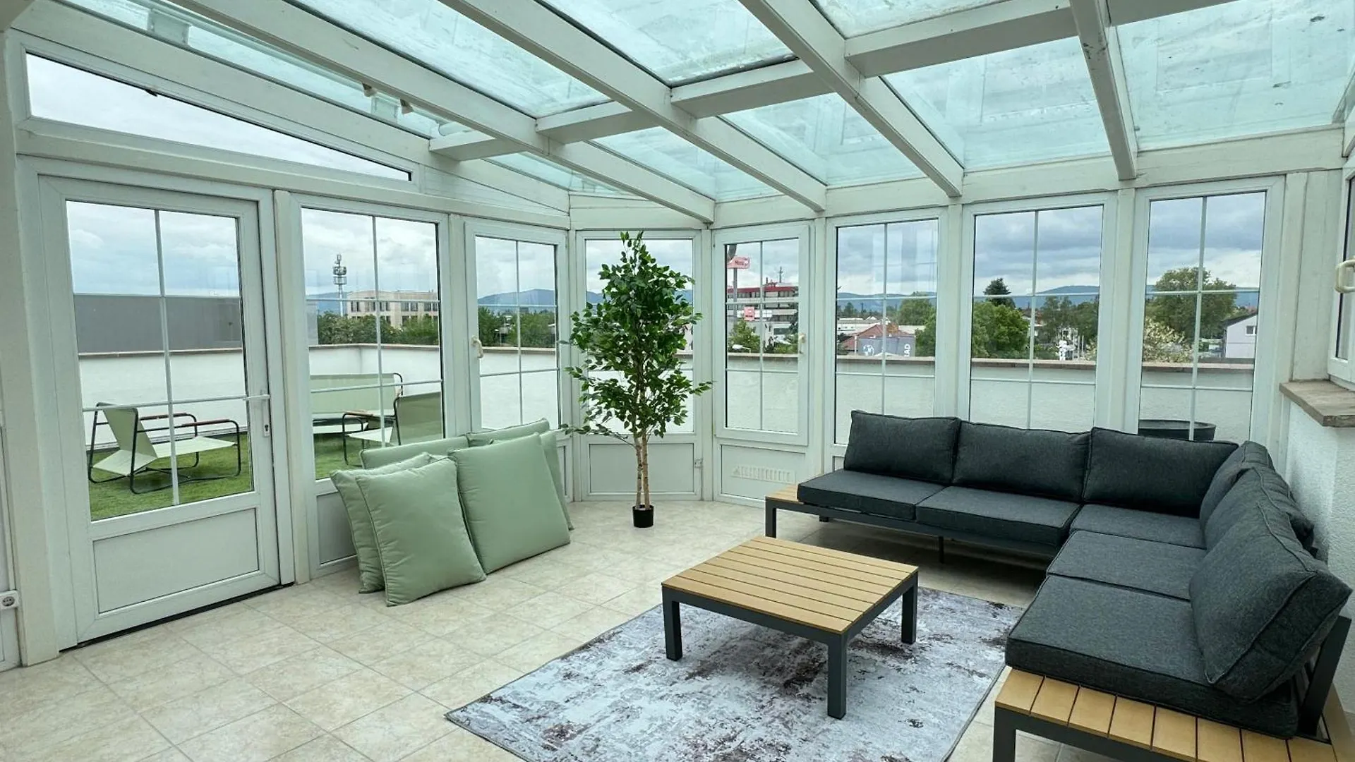 Apartment 220 Qm Penthouse Wohnung Mit Fahrstuhl - Ohne Spa Mannheim